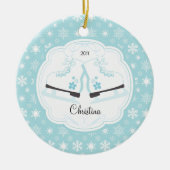スケートで滑るは日付がついたクリスマスのオーナメントアイススケートします セラミックオーナメント (正面)