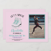 スケートガールズピンクアイススケートで滑る誕生日写真 招待状 (正面/裏面)