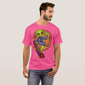 スケートボークールド付きエイリアン Tシャツ (正面フル)