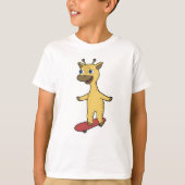 スケートボードとスケーターとしてのキリン Tシャツ (正面)