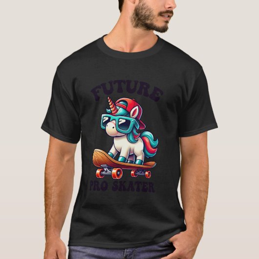 スケートボードに乗ったユニコーンの少年 Tシャツ (正面)
