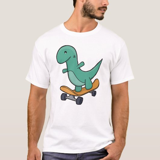 スケートボードに乗った恐竜 Tシャツ (正面)