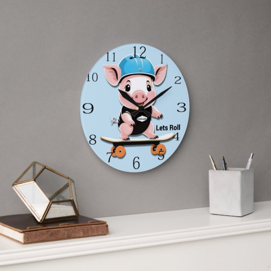 スケートボードに乗った漫画の赤ん坊の転が豚、 ラージ壁時計 (オフィス)