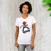 スケートボードに乗っている若者の女性Tシャツ Tシャツ
