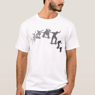 スケートボードをすること Tシャツ