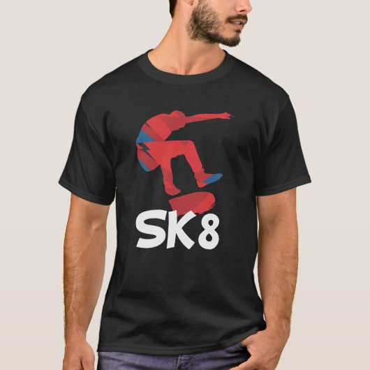 スケートボードをするスケートボードSk8のスケート選手のギフト Tシャツ (正面)