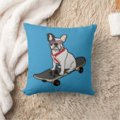 スケートボードをするフレンチ・ブルドッグ犬の枕 クッション (ブランケット)
