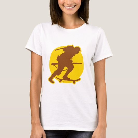 スケートボードをするWWII Tシャツ (正面)