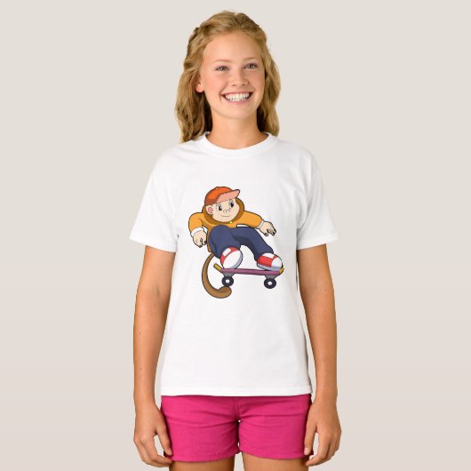 スケートボードを使ったスケーターとしてのサル Tシャツ (正面フル)