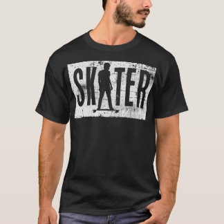 スケートボードスケータースケートで滑る Tシャツ