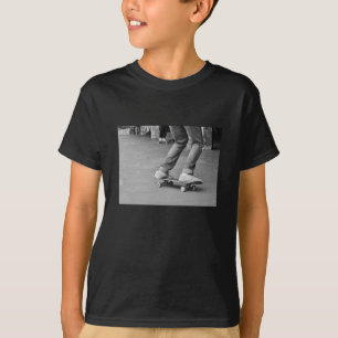 スケートボードスケート白黒写真 Tシャツ