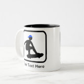 スケートボードロゴにカスタマイズ可能なスケーター ツートーンマグカップ (正面左)