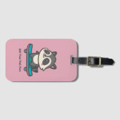 スケートボード上のかわいいラクーンパーソナライズされた文字 ラゲッジタグ (正面横)