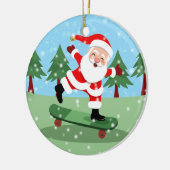 スケートボード上のサンタクロース セラミックオーナメント (左)