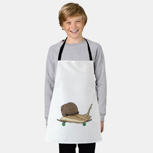スケートボード付きスケーターとしてのカタツムリ エプロン (着用した状態)
