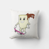 スケートボード付きスケーターとしてのコーヒー クッション (正面)