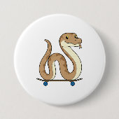 スケートボード付きスケーターとしてのヘビ 缶バッジ (正面)