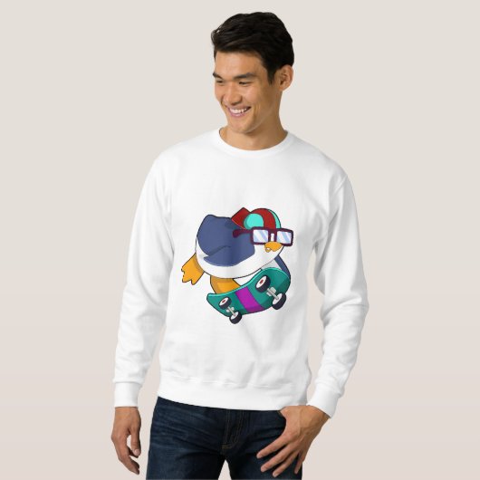 スケートボード付きスケーターとしてのペンギン スウェットシャツ (正面フル)