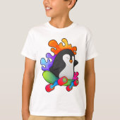 スケートボード付きスケーターとしてのペンギン Tシャツ (正面)