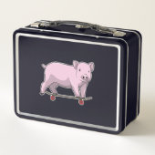 スケートボード付きスケーターとしての豚 メタルランチボックス (裏面)