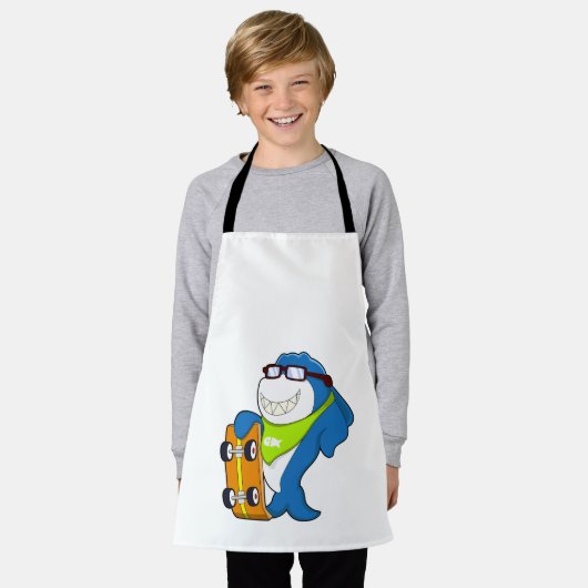 スケートボード付きスケーターとしてサメ エプロン (着用した状態)