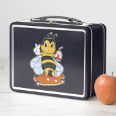 スケートボード付きスケーターとしてビー メタルランチボックス (インサイチュ)