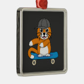 スケートボード漫画にかわいいオレンジキャット メタルオーナメント (右)