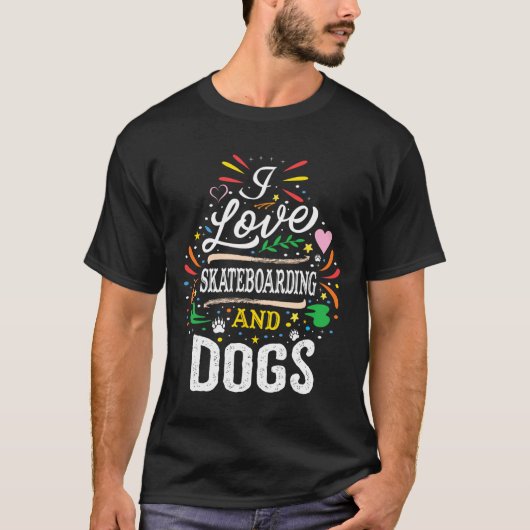 スケートボード スケートボードと犬のギフト Tシャツ (正面)