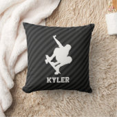 スケートボード;ブラック&ダークグレーストライプ クッション (ブランケット)