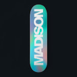 スケートボーパーソナライズされたド名ホログラフィックユニコーン スケートボード<br><div class="desc">簡単にこのカラフルスケートボードをホログラフィックユニコーンの美学にパーソナライズ。名前の追加、フォントの選択、サイズと位置の変更、クリップアート、写真と図形の追加。</div>