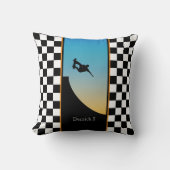 スケートボー市松模様にル装飾用クッション クッション (正面)