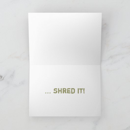 スケート選手のスケートボードの断片のためのハッピーバースデーそれ カード (内部)