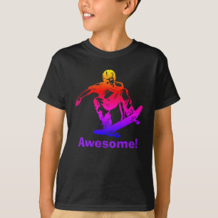 スケート選手の男の子の素晴らしい虹のスケートボーダー Tシャツ