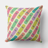 スケー予測できなカラフルボードのパターン クッション (正面)