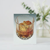スコッチと角氷が詰まったガラス製のタンブラー ポストカード (スタンド正面)
