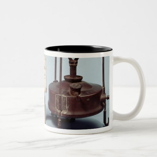 スコットの南極探険で取られる食糧 ツートーンマグカップ (右)