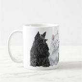 スコットランドとウェストハイランドホワイトテリアのマグカップ コーヒーマグカップ (左)