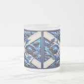 スコットランドのアザミを持つ曇り小さなガラス製のマグカップ フロストグラスマグカップ (中央)