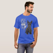 スコットランドのテリア犬は犬と暮らしたほうがいい Tシャツ (正面フル)