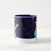 スコットランドのハイランド遊牛のクリスマスギター ツートーンマグカップ (中央)