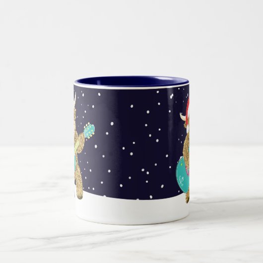 スコットランドのハイランド遊牛のクリスマスギター ツートーンマグカップ (中央)