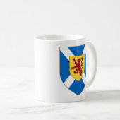 スコットランドのマグ-十字及びライオンの盾 コーヒーマグカップ (正面右)