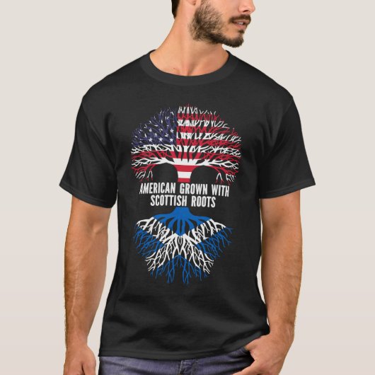 スコットランドのルーツを持つアメリカ人アメリカ国旗 Tシャツ (正面)