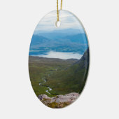 スコットランドの典型的な高原の風景 – スコットランド セラミックオーナメント (左)
