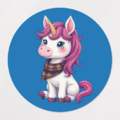 スコットランドの格子縞のスカーフを身に付けたかわいいピンクのユニコーン ラベル (デザイン2)