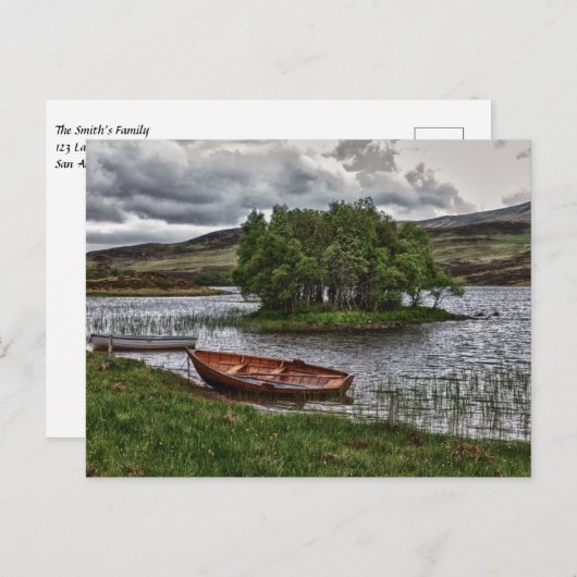 スコットランドの湖に浮かぶボート ポストカード (正面/裏面)