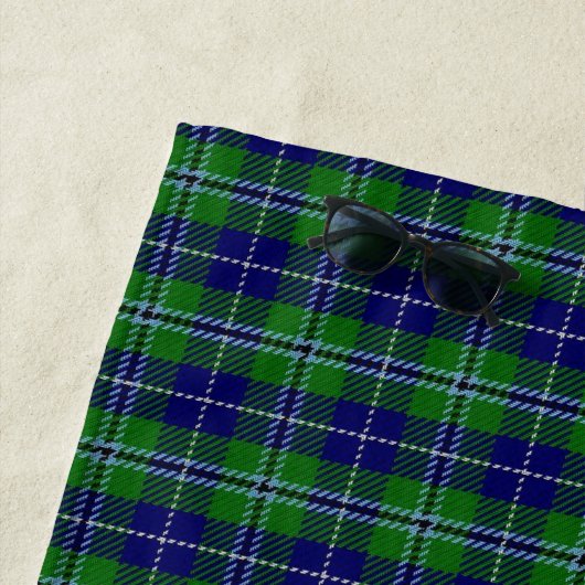 スコットランド人は一族のダグラスのタータンチェックにアクセントを置きます ビーチタオル (インサイチュ)