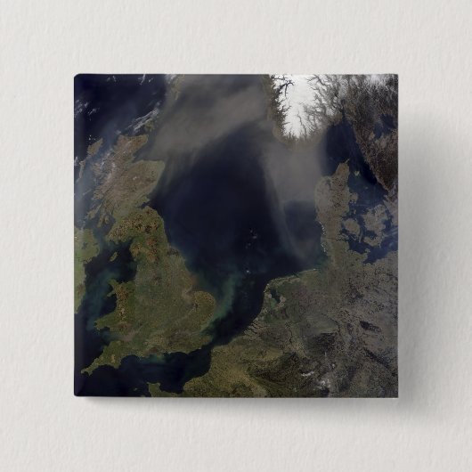 スコットランド吹上空のアフリカの塵 缶バッジ (正面)