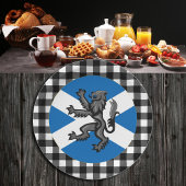 スコットランド国旗のプレート、激しい怒り、プレイド、スコットランド ペーパープレート