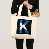スコットランド国旗jtcnの上にKモノグラム ラージトートバッグ (正面(商品))